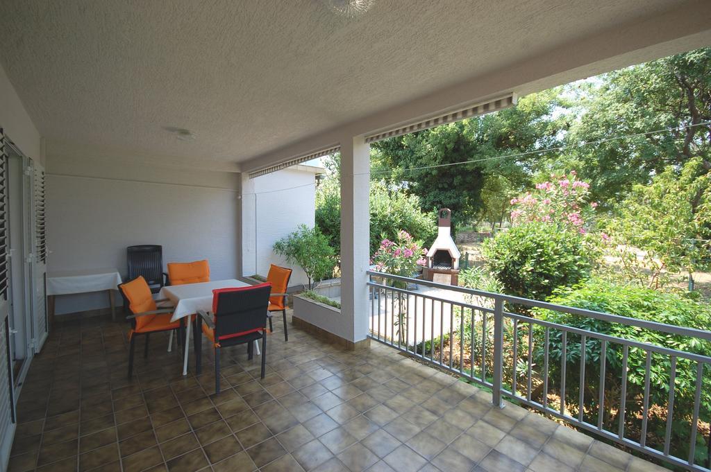Apartments Jakobi By El-Pi Tours Нівице Екстер'єр фото