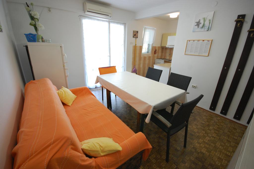 Apartments Jakobi By El-Pi Tours Нівице Екстер'єр фото