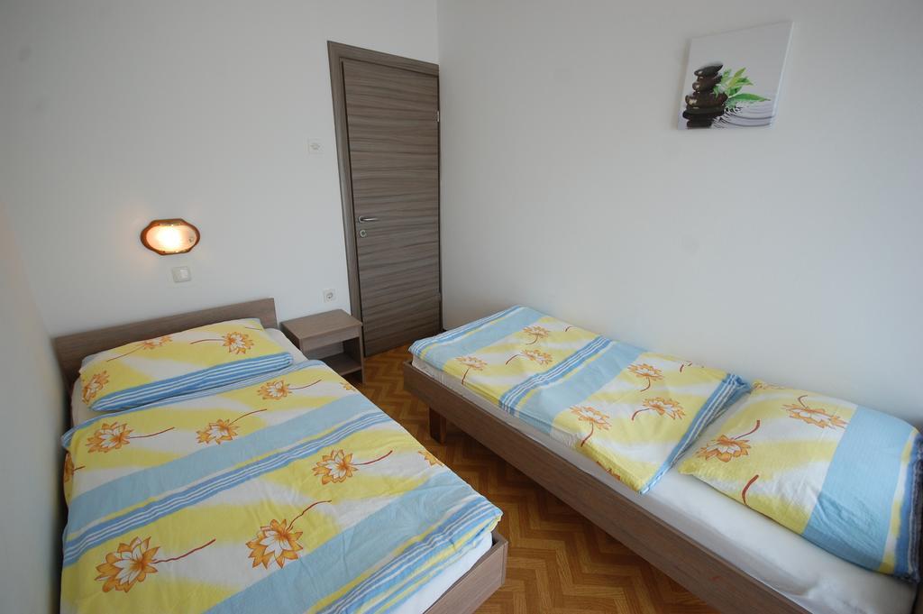 Apartments Jakobi By El-Pi Tours Нівице Екстер'єр фото