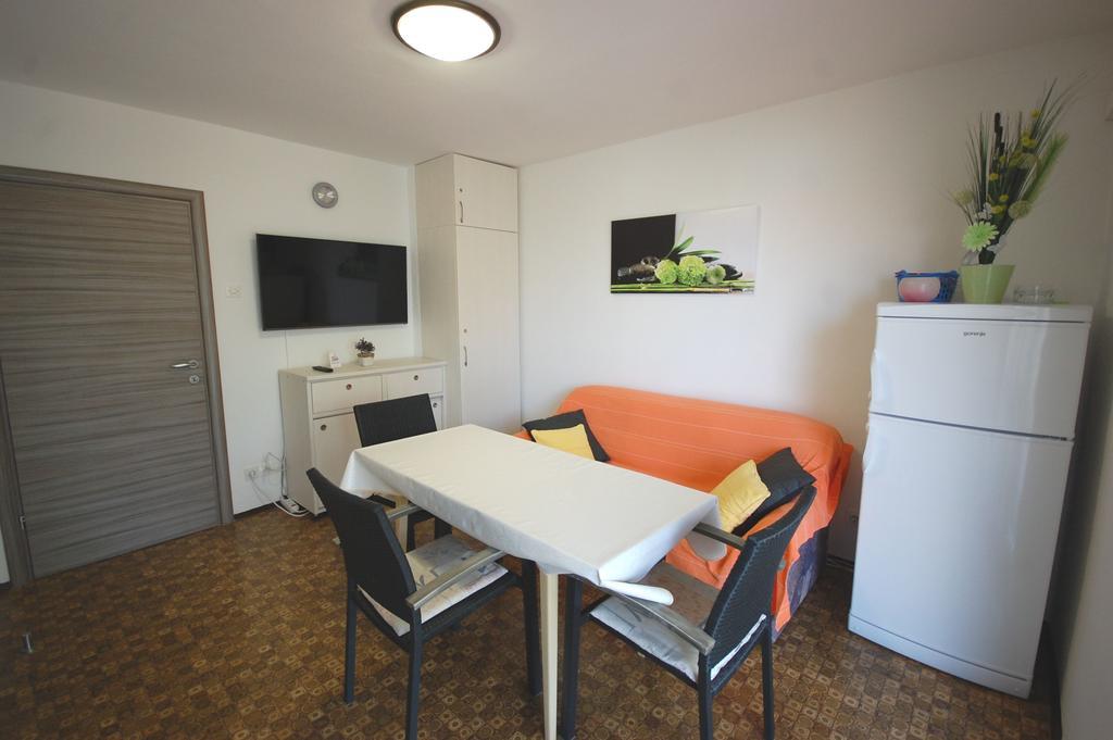 Apartments Jakobi By El-Pi Tours Нівице Екстер'єр фото